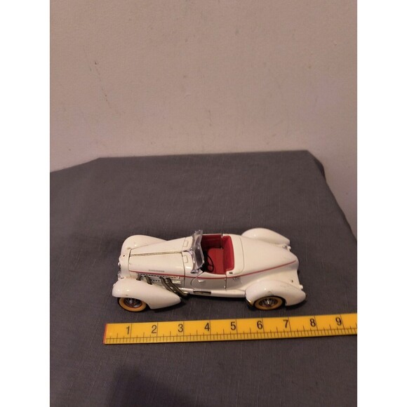 Franklin 1935 Boattail Auburn Speedster (White/Red) NO BOX, FOAM, TOP Nor Wheel - Picture 11 of 12